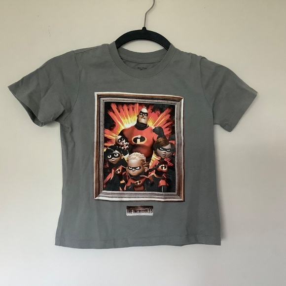 Bundle of 2 Boy T Shirts Disney Incredibles 2 and Gymboree - Picture 10 of 11